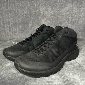 Arc'teryx Men's Black Athletic Hiking Shoes